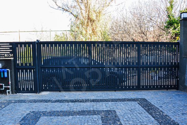lazer-kesim-kayar-bahce-kapisi-otomatik9EA7CD14-8DE3-7629-FBAB-A61E22AB923B.jpg