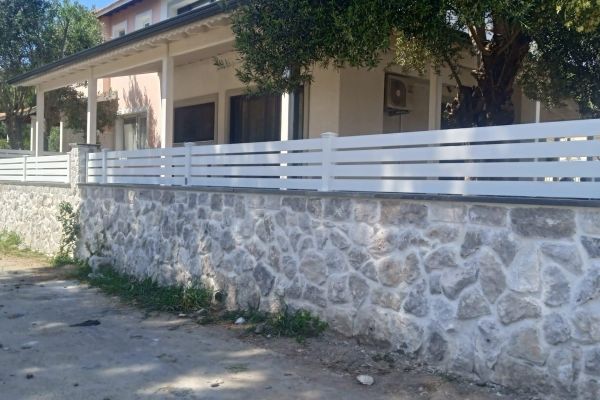 Taş Duvara Alüminyum Çit